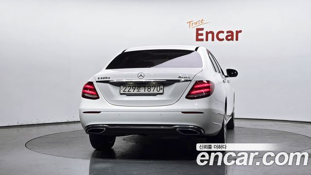 Mercedes-Benz E-Class E220d 4MATIC Exclusive