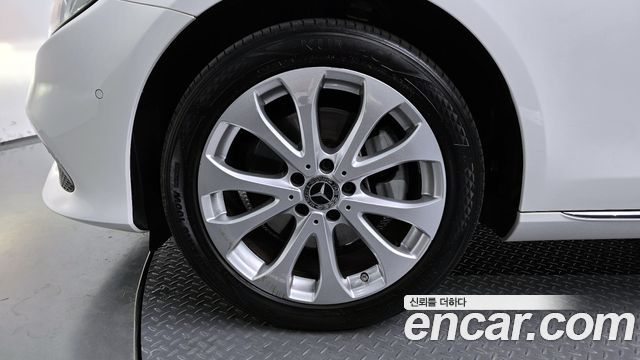 Mercedes-Benz E-Class E220d 4MATIC Exclusive
