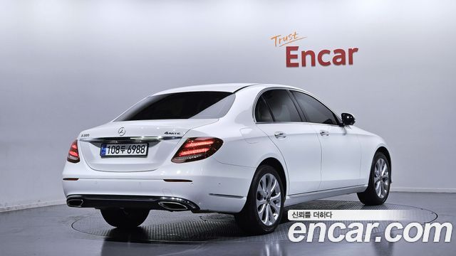 Mercedes-Benz E-Class E300 Exclusive