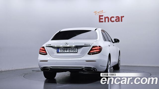 Mercedes-Benz E-Class E300 Exclusive