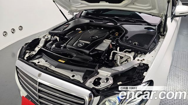 Mercedes-Benz E-Class E300 Exclusive