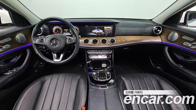 Mercedes-Benz E-Class E300 Exclusive