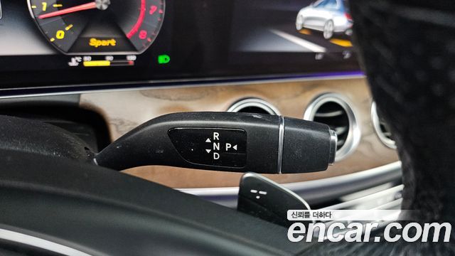 Mercedes-Benz E-Class E300 Exclusive