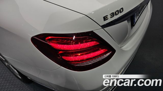 Mercedes-Benz E-Class E300 Exclusive