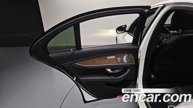Mercedes-Benz E-Class E300 Exclusive