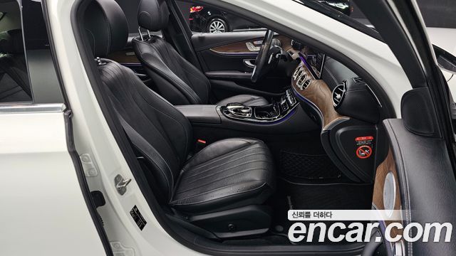 Mercedes-Benz E-Class E300 Exclusive