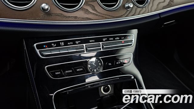 Mercedes-Benz E-Class E300 Exclusive