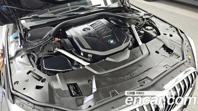 BMW 7-Series 740Li xDrive M Sport Package