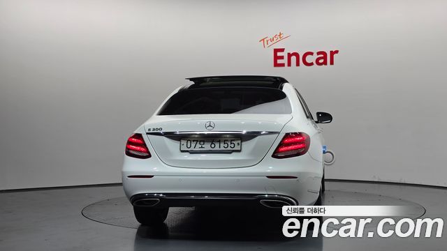 Mercedes-Benz E-Class E300 Exclusive