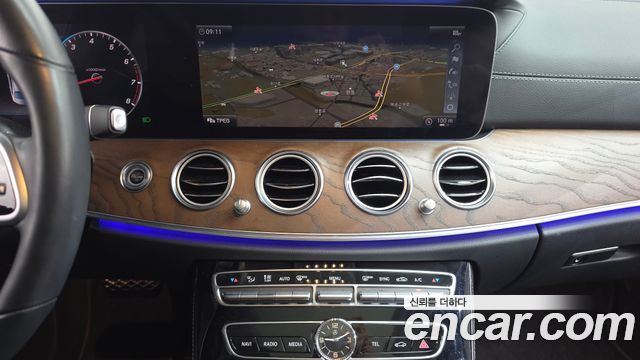 Mercedes-Benz E-Class E300 Exclusive