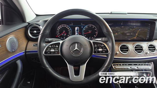 Mercedes-Benz E-Class E300 Exclusive