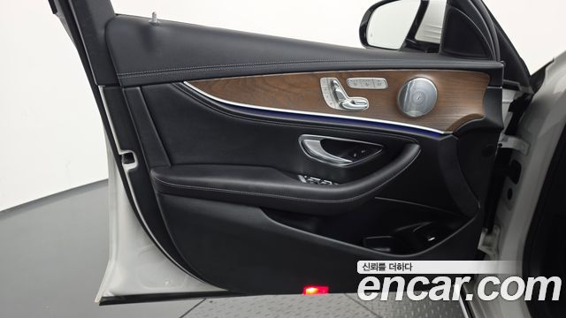 Mercedes-Benz E-Class E300 Exclusive