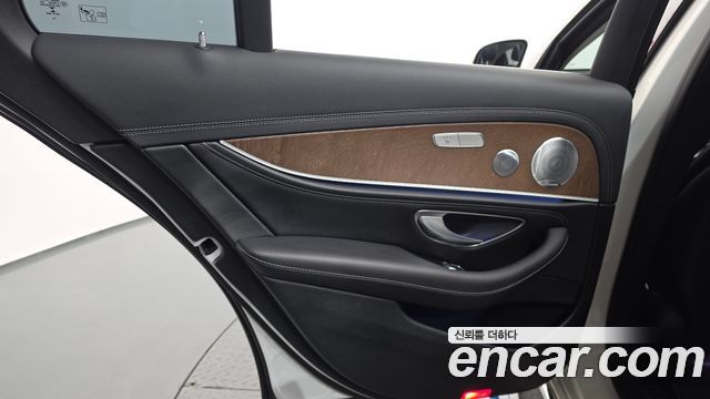 Mercedes-Benz E-Class E300 Exclusive