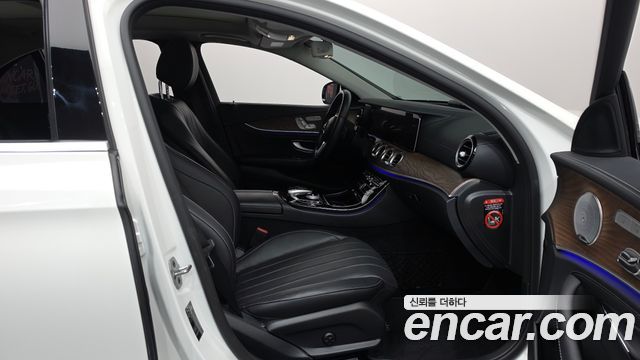Mercedes-Benz E-Class E300 Exclusive