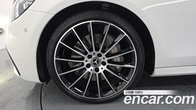 Mercedes-Benz E-Class E350 4MATIC AMG Line