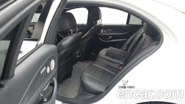Mercedes-Benz E-Class E350 4MATIC AMG Line