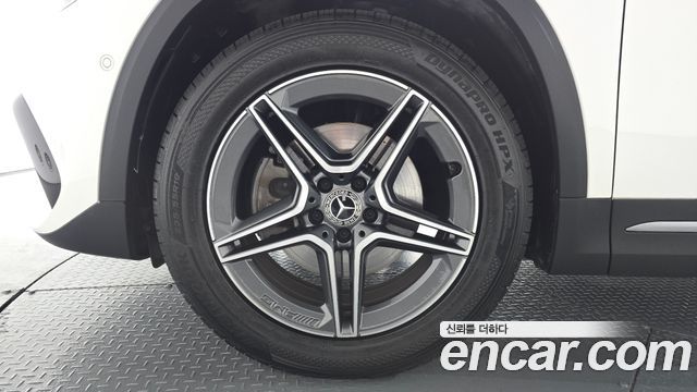 Mercedes-Benz GLA-Class GLA250 4MATIC