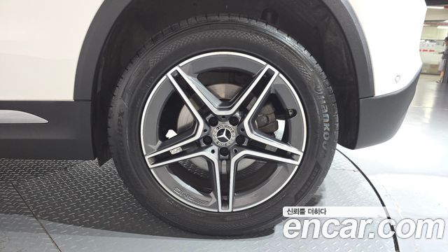 Mercedes-Benz GLA-Class GLA250 4MATIC