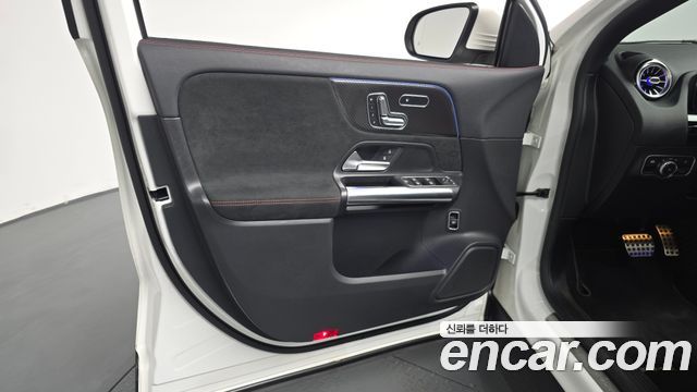 Mercedes-Benz GLA-Class GLA250 4MATIC