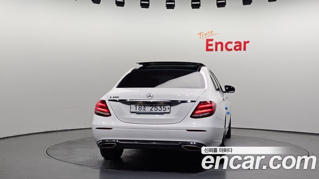 Mercedes-Benz E-Class E300 Avantgarde