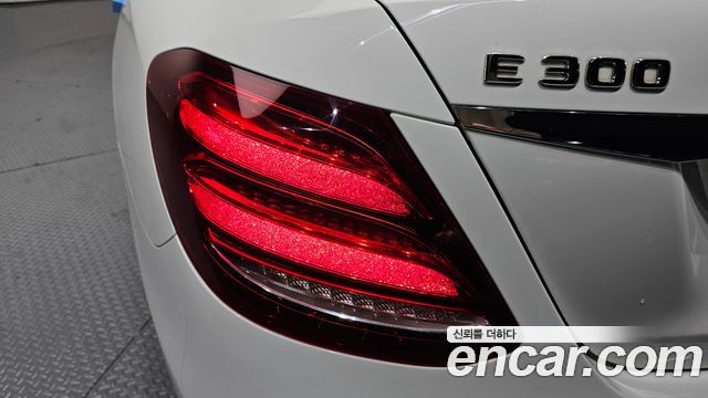Mercedes-Benz E-Class E300 Avantgarde