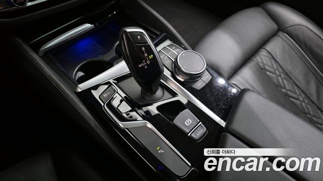 BMW 5-Series 520d xDrive Luxury Plus