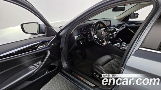 BMW 5-Series 520d xDrive Luxury Plus