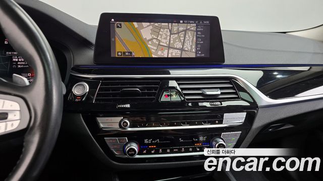 BMW 5-Series 520d xDrive Luxury Plus