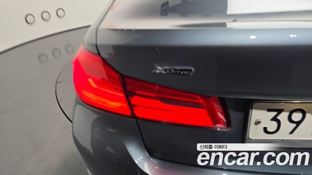 BMW 5-Series 520d xDrive Luxury Plus