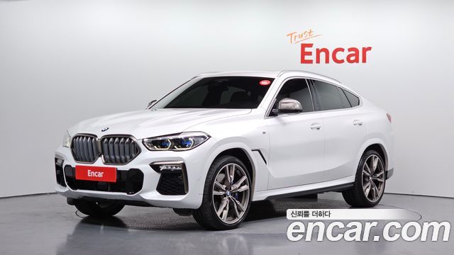 BMW X6 M50i