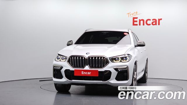 BMW X6 M50i