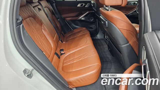 BMW X6 M50i