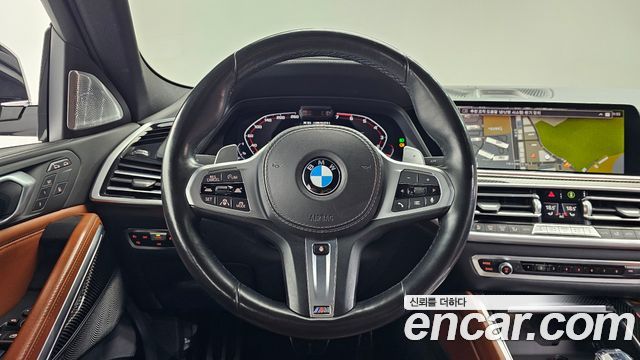 BMW X6 M50i