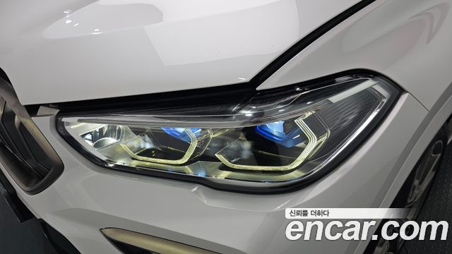 BMW X6 M50i