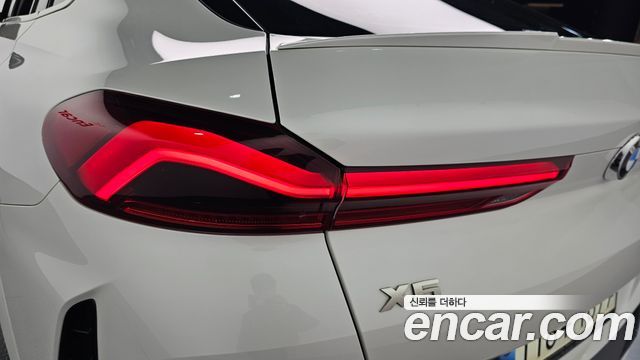 BMW X6 M50i