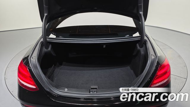 Mercedes-Benz E-Class E220d Exclusive
