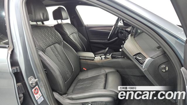 BMW 5-Series 530i xDrive M Sport Package Plus
