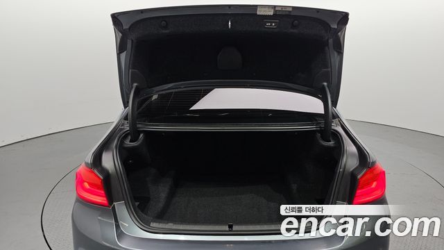 BMW 5-Series 530i xDrive M Sport Package Plus