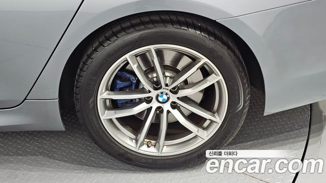 BMW 5-Series 530i xDrive M Sport Package Plus
