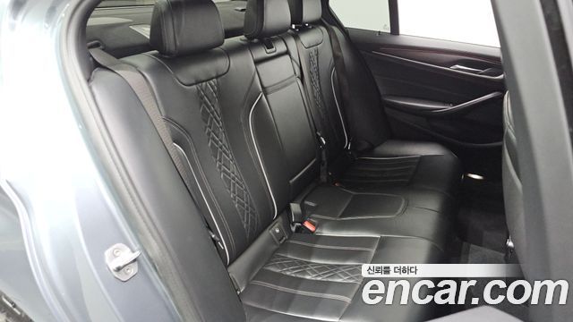 BMW 5-Series 530i xDrive M Sport Package Plus