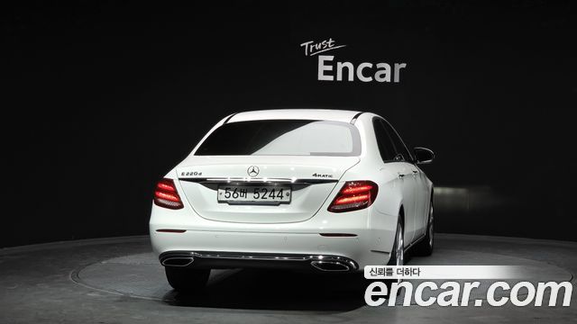 Mercedes-Benz E-Class E220d Exclusive