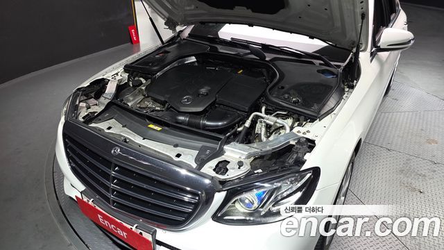 Mercedes-Benz E-Class E220d Exclusive