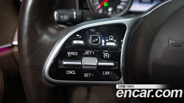 Mercedes-Benz E-Class E220d Exclusive