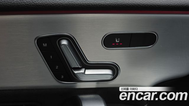 Mercedes-Benz CLA-Class CLA250 4MATIC