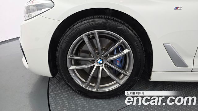 BMW 5-Series 530i xDrive M Sport Package