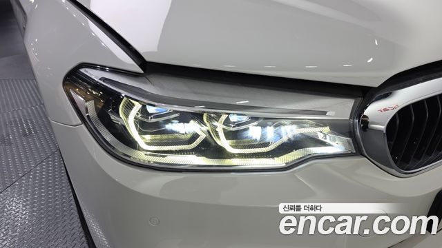 BMW 5-Series 530i xDrive M Sport Package