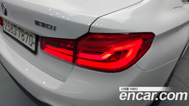 BMW 5-Series 530i xDrive M Sport Package