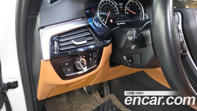 BMW 5-Series 530i xDrive M Sport Package