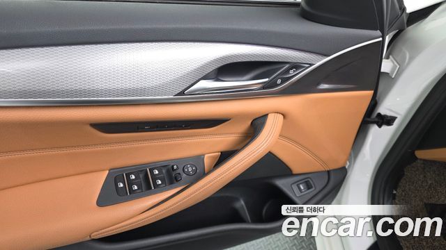 BMW 5-Series 530i xDrive M Sport Package