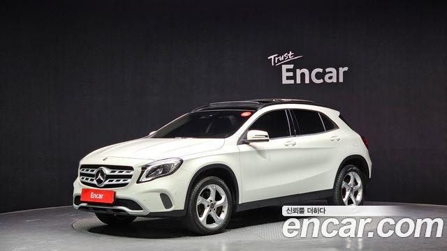 Mercedes-Benz GLA-Class GLA220